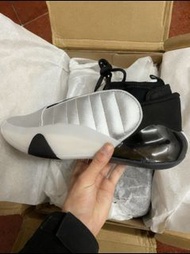 實戰利器adidas Harden Vol.7 中幫籃球鞋 男女同款