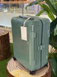 rimowa essential cabin hand carry size 21
