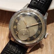 Jam vintage Omega sub second Suveran