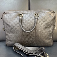 GUCCI古馳  棕色全皮老花壓紋手提包公文包電腦包 尺寸：40/6/29cm