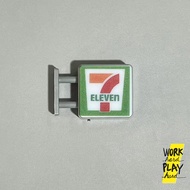 WHPH Shop แม่เหล็กติดตู้เย็น ป้าย 7-11 Family Mart มีไฟ ของตกแต่งร้านกาแฟ บาร์ ของขวัญปัจฉิม