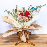 情人節禮物 - 鮮花花束 (紅玫瑰+卡布奇諾玫瑰)