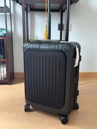 rimowa ESSENTIAL SLEEVE 登記旅行箱 黑色