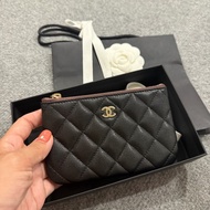 Chanel。一字拉鏈卡包。黑金荔枝皮