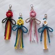 GANTUNGAN [PRE-ORDER] Macrame Keychain Daisy Flower Ribbon Daisy Flower Macrame Keychain