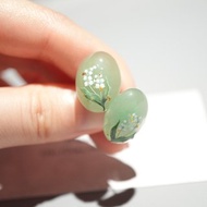 綠色東菱玉與鈴蘭花造型耳環 耳夾 鈴蘭