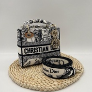 DIOR黑x白刺繡 MINI LADY DIOR