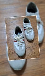 二手／DK專櫃／女鞋／24號／簡易線條感／百搭／運動休閒風／出清／便宜賣