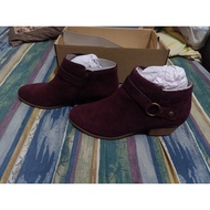 G.H. BASS & CO BROWN BOOTS