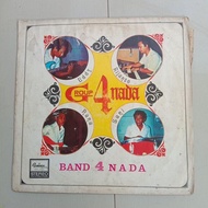 Vinyl/Piringan Hitam Band 4 Nada
