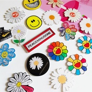 Kpop Idol BIGBANG G-DRAGON Acrylic Brooch Daisy Design Brooches Pins