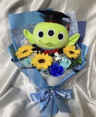 三眼仔畢業公仔 3-5 working days 三眼仔畢業公仔花 toystory 三眼仔花束 💐三眼仔公仔