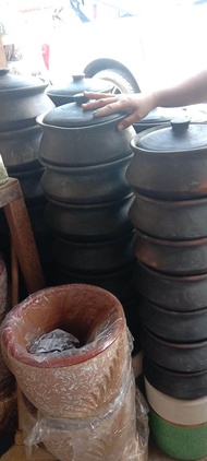 BLACK PALAYOK MEDIUM SIZE CLAY POTS