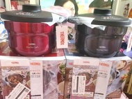 最新低價 配合日元低位 $578 家居用品 Thermos 膳魔師 真空煲 燜燒鍋 燜煮烹調器 3-5人 2.8l 現貨到個  酒紅色 灰黑色 日本直送  100% new 全新品 現貨  型格金屬黑