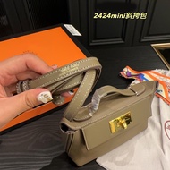 [Ten Years Old Shop] 2424 Fashion Genuine Leather Bag Shoulder Bag Bag Crossbody Bag Crossbody Bag C