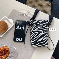 พร้อมส่งจากไทย🔥 166 Corduroy Phone Bag กระเป๋าใส่โทรศัพท์มือถือ กระเป๋าสะพายข้างใบจิ๋ว ผ้าวูล ใส่ iPhone Pro Max ได้