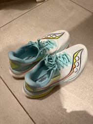 Saucony Endorphin Azura