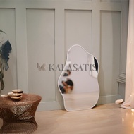 Aesthetic wall hanging mirror with rubber list, abstract color, modern aesthetic mirror, irregular, 