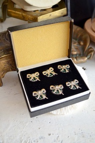 古典銀色蝴蝶結綠色鈕扣套裝 高貴優雅 日本二手中古珠寶首飾古著