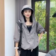 เสื้อคาร์ดิแกนกันแดดมีฮู้ดบางๆ สำหรับฤดูร้อน เสื้อคลุมกันหนาวแบบสวมหัวระบายอากาศได้ดี ไซส์ใหญ่ แฟชั่