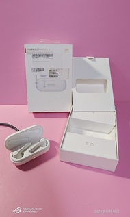 🈹不設退貨、問題陳列貨品、HUAWEI FreeBuds 3i、多功能藍牙耳機/跟充線/耳塞配件(白色) 實物圖片(此耳機只有一邊有聲/不能立體聲/要求不高可正常使用)