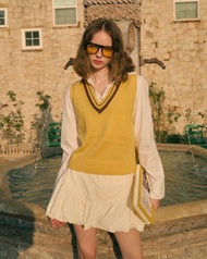 The Cocktail Club Knit Vest เสื้อนิตไหมพรม I AM WATER