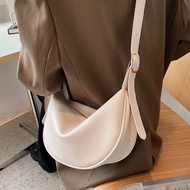 &lt; Xkb &gt; Retro Female Bag Leather Bag, Large-Capacity Dumpling Bag, All-Match Shoulder Bag Messenger Bag, High-End Dumpling Bag, Solid Color Casual Bag