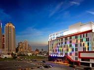 雲河概念旅館 (uherhotel)