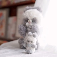 獨角森林| 戴口水巾的熊貓小抱偶 手作毛絨玩偶