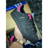 Clover superstar Shell Toe Classic Sneakers < Black Fluorescent Pink} AF5666