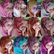 Kerudung dan Hijab segi empat bella square motif bunga mawar