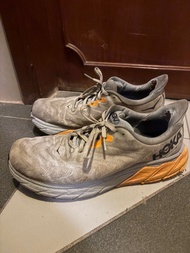 Hoka Arahi 6 Running Shoes