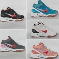 Borong Sekarang Sepatu Nike cewek. Sepatu olahraga wanita. Sepatu bask