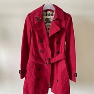 Burberry 紅色風衣外套 UK4號 衣長81，胸圍92以内 原價近七萬二