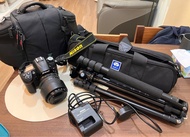 Nikon D7000 連AF-S NIKKOR 18-105mm,相機袋，腳架