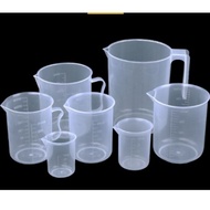 Large graduated measuring cup (1 liter to 5 liters)