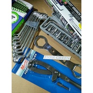 20 pcs package: Treker + Key (39-41) + 10 pcs (8-24 mm) Socket Wrench + Key 8 pcsRing set (6-22 mm) 