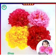 2 dancing flowers, hand-held dancing flowers