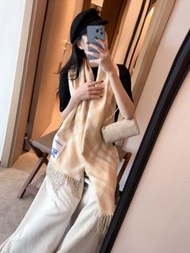 Burberry 格紋羊絨圍巾