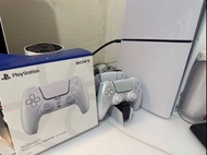 ps5光碟版兩個手掣加PS5原裝手掣底座（冇盒）