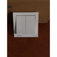 10AX 2 GANG 1WAY WITH SWITCH   SBL 1OOW SIEMENS WHITEA