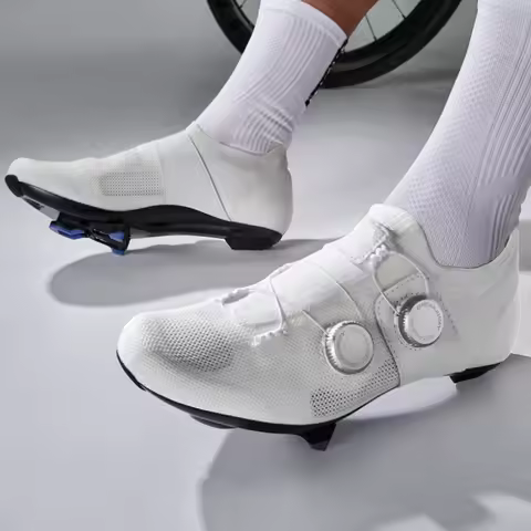 Ultra-Lightweight Road Cycling Lock-On Shoes/A Shoe Weighs About 230 g/ Carbon Shoe Sole /Cycling Eq