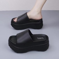 LAVA 108 พร้อมส่งในไทย รองเท้าส้นตึกเสริมสูง8ซม สวมใส่สบาย รองเท้าแฟชั่นสำหรับผู้หญิง