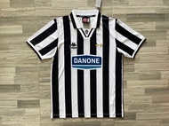 เสื้อฟุตบอลรวมยูเวนตุส เกรดแฟนบอล ปีปัจจุบัน และ ย้อนยุค Juventus Retro Jersey 1995-2024