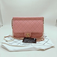 Chanel 珍珠粉色方包
