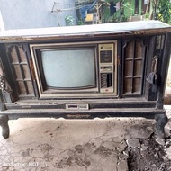 TV JADUL BARANG ANTIK TV SHARP JADUL DENGAN SATU SET DENGAN MEJA TV