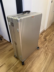 荃灣西 Rimowa  Classic OG Check-in L 32吋 flight 9717700401 aluminium Suitcase Silver 銀 鋁 喼 luggage