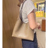 ของแท้100% ขนาดแบรนด์อเมริกา: 28*28*8ซม. CU068บรุกลิน28กระเป๋าสะพายไหล่กระเป๋าถือแบบสะพายข้างของผู้ห