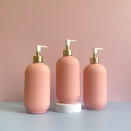 500ml cylindrical pink HDPE plastic bottle with white clip-on spout using specialized fi38 cap