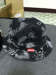 DeMarcoLab THE COUNTER EARTH CRUSHER HAT 藝術家圖像漁夫帽